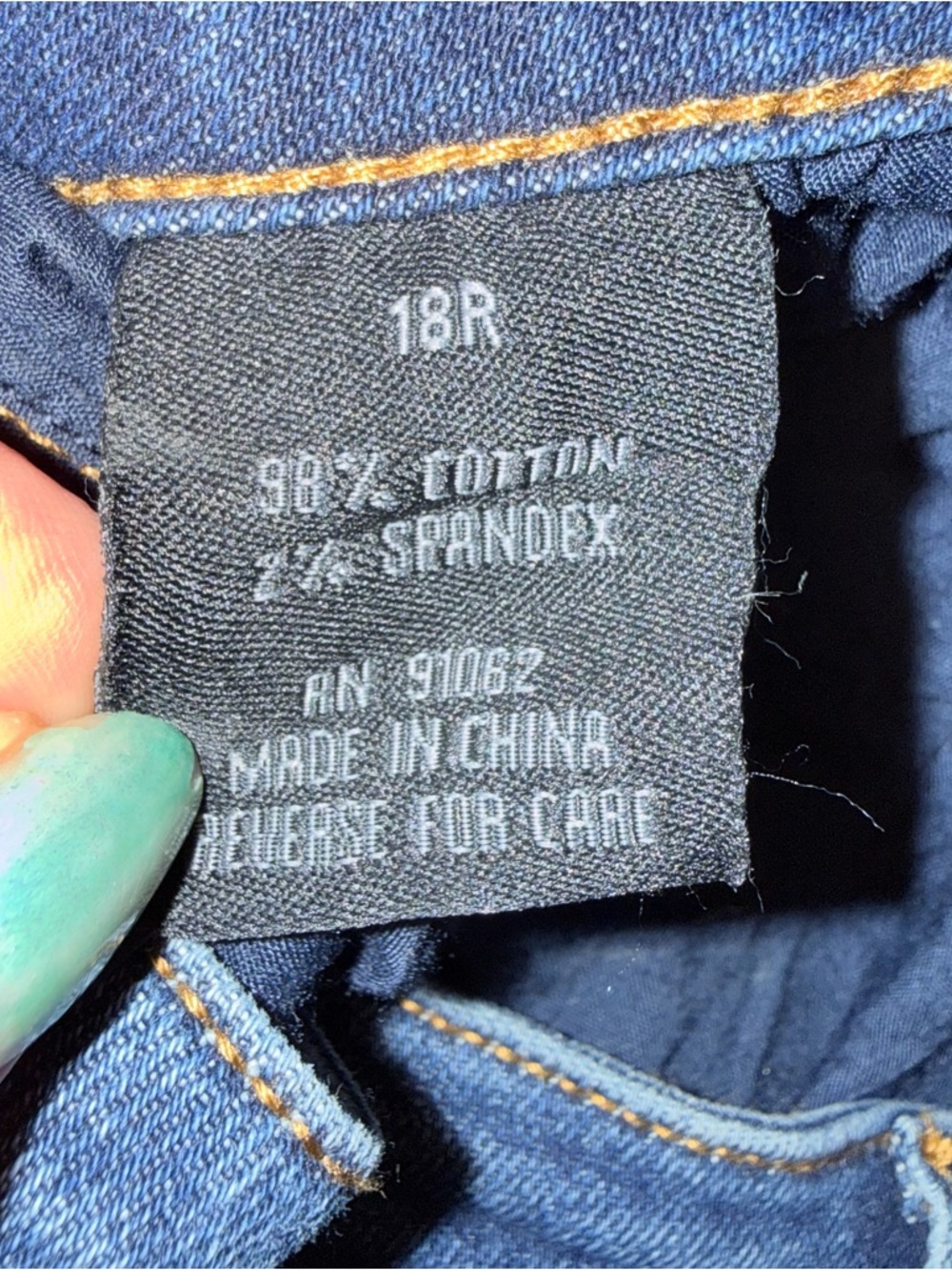 Poetic Justice Curvy Fit Mid Rise Cropped Jeans Frayed High Low Step Hem 18 NWT - Picture 12 of 15